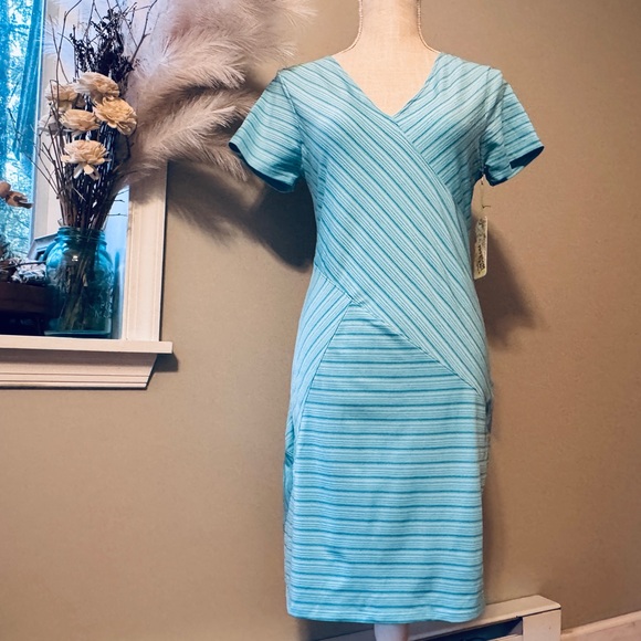 🆕 Kyodan Freedom Trail Dress Travel Aqua Blue Stripe Stetchy Short Sleeve 8 10 M - Picture 2 of 5